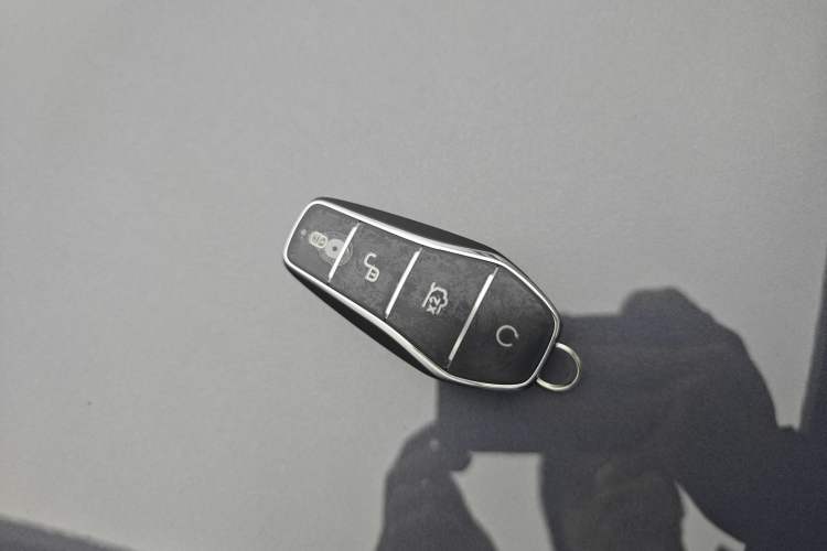 Used BYD Tang New Energy 2025 DM-i 115KM Cloud Ride Flagship Model Vehicle Key