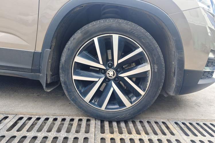 Used Skoda Kamiq 2018 1.5L Automatic Comfort Edition China VI Standard Right Front Wheel Hub