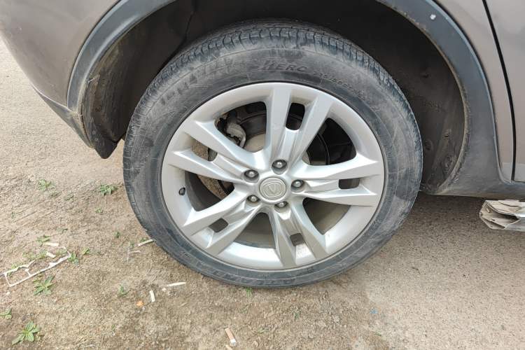 Used Changan CS35 2014 1.6L Automatic Luxury Model China IV Standard
