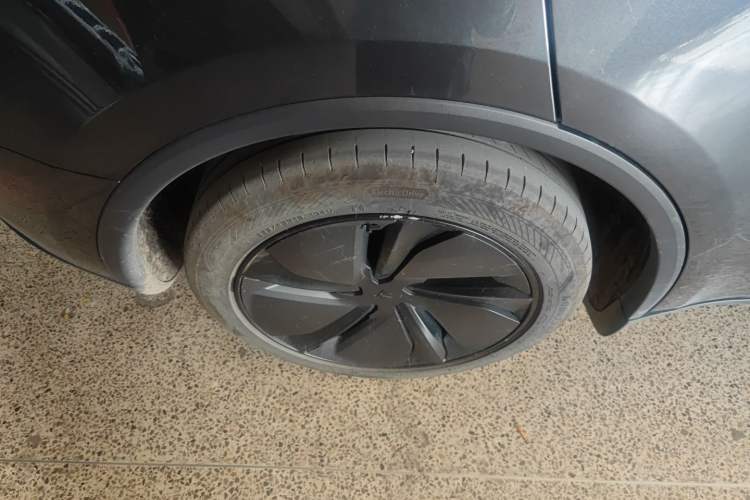 Used Tesla Model Y 2025 Rear-Wheel-Drive Version