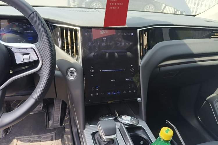 Used Hongqi HS7 PHEV 2024 2.0T PHEV Four-Wheel Drive Flagship Edition 6 Seats