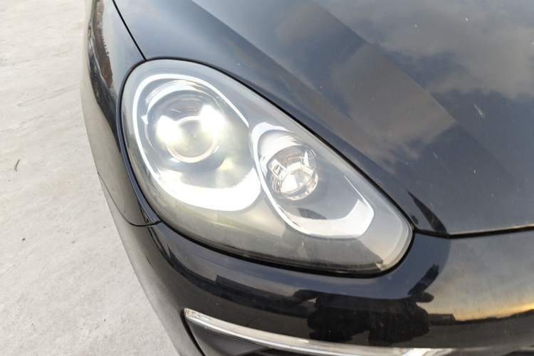 Used Porsche Cayenne 2016 Cayenne 3.0T Right Front Headlight