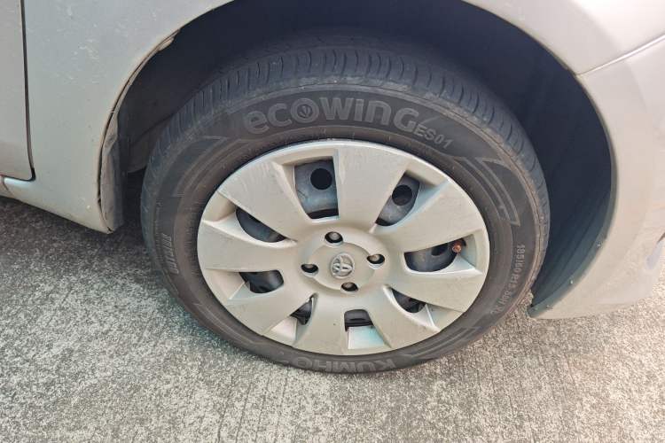 Used Toyota Yaris 2011 1.6E Automatic Charm Edition Right Front Wheel Hub