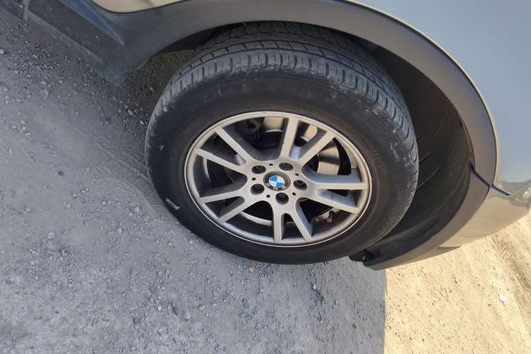 Used BMW X3 2008 xDrive25i Luxury Model Right Front Wheel Hub