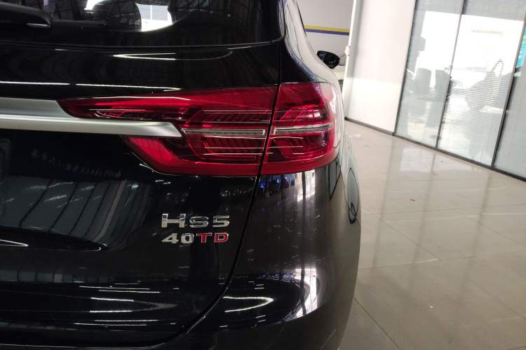 Used Hongqi HS5 2022 Revised Version 2.0T Smart Connect Flagship Edition Right Rear Taillight