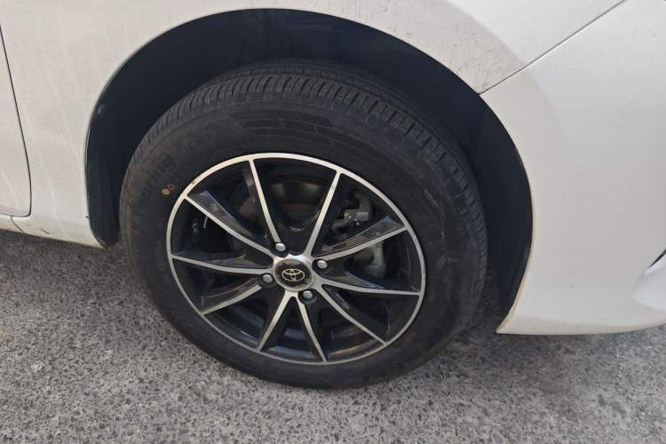 Used Toyota Vios 2017 1.5L Manual Trend Edition Right Front Wheel Hub
