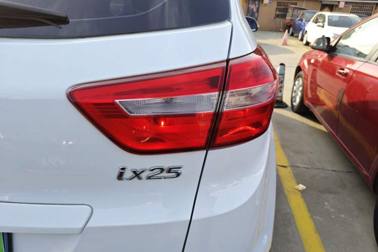 Used Hyundai ix25 2015 1.6L Automatic Two-Wheel Drive Smart GLS Trim
