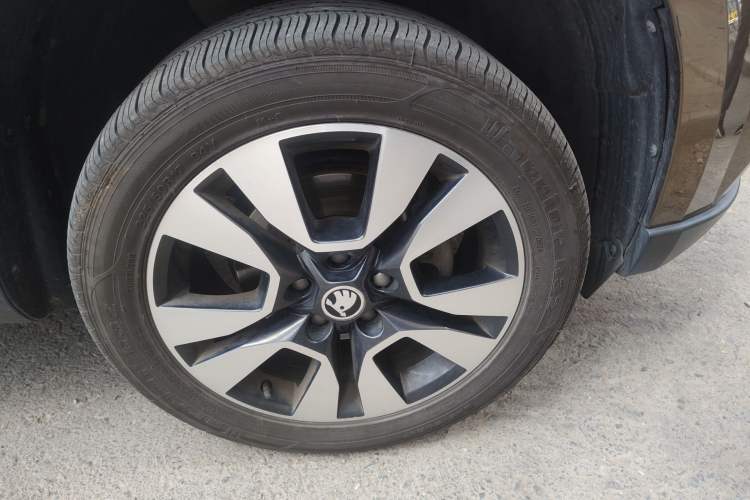 Used Skoda Yeti 2016 1.4TSI DSG Prestige Edition Right Front Wheel Hub