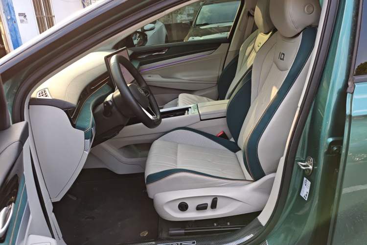 Used Volkswagen ID.7 VIZZION 2024 First Edition Left Front Seat