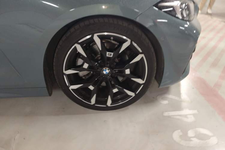 Used BMW 4 Series 2024 430i M Sport Night Edition Right Front Wheel Hub