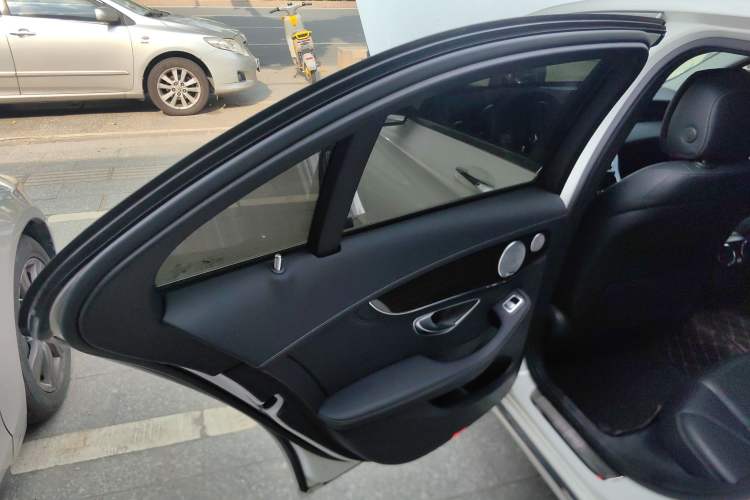 Used Mercedes-Benz C-Class 2016 C 200 L
