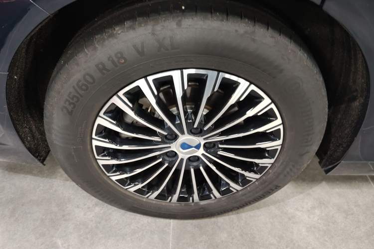 Used Denza D9 2022 DM-i 970 Four-Wheel Drive Flagship Model
