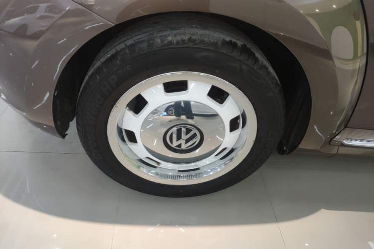 Used Volkswagen Beetle 2015 180TSI model
