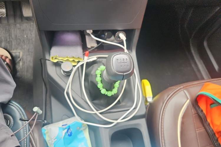 Used Wuling Hongguang PLUS 2019 1.5T Manual Standard Edition 5 Seats Gear Lever