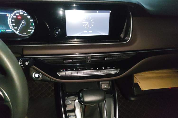 Used GAC Trumpchi M6 2019 270T DCT Luxury Edition (7-seater) China VI