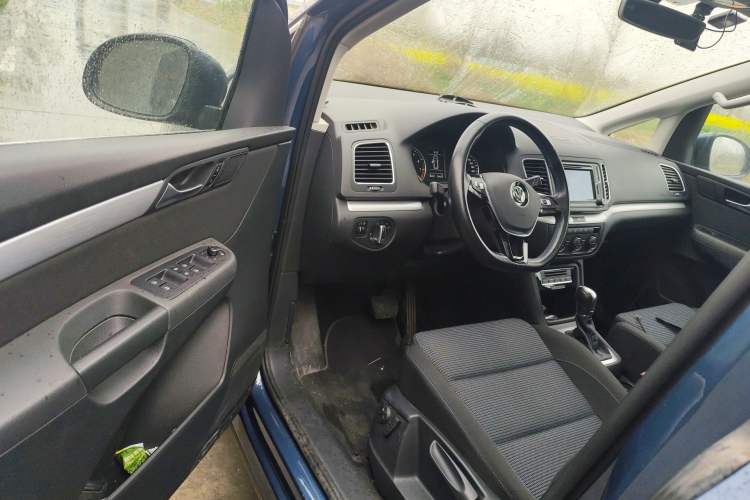 Used Volkswagen Sharan 2016 380TSI Clear Blue Limited Edition