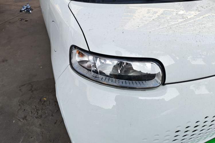 Used ORA White Cat 2022 Upgraded Model 305km Range Luxury Version Lithium-Ion Battery