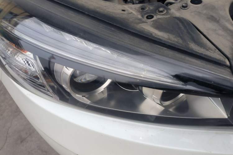 Used Kia Sorento 2015 Sorento L 2.4L Gasoline 4WD Elite Edition 7 Seats China IV Standard
