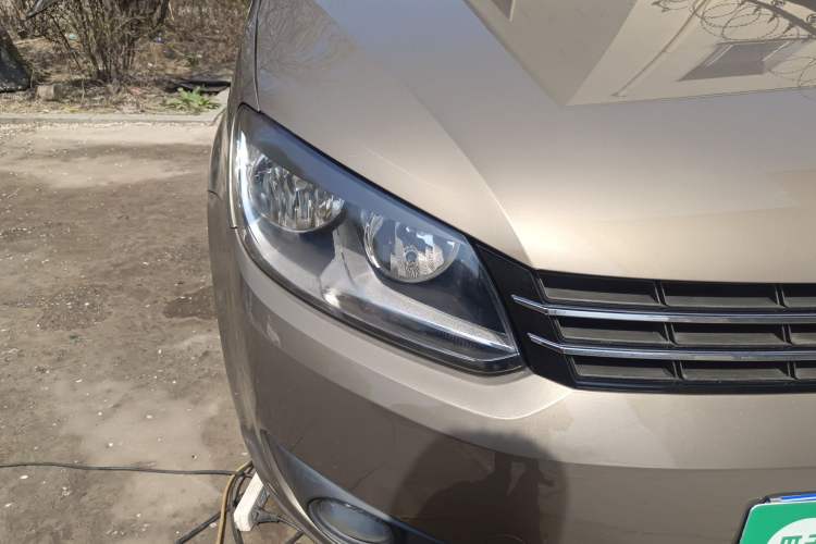 Used Volkswagen Touran  Right Front Headlight