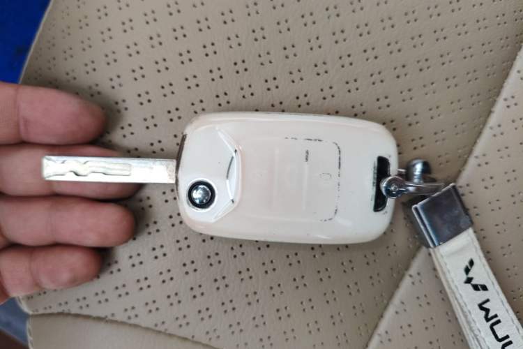 Used Wuling Hongguang 2018 1.5L S Comfort Model L2B Vehicle Key