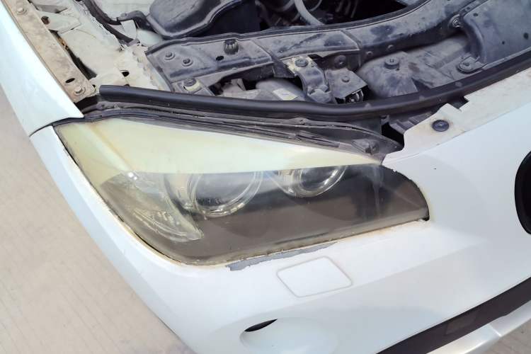 Used BMW X1 2010 sDrive18i Luxury Model Right Front Headlight