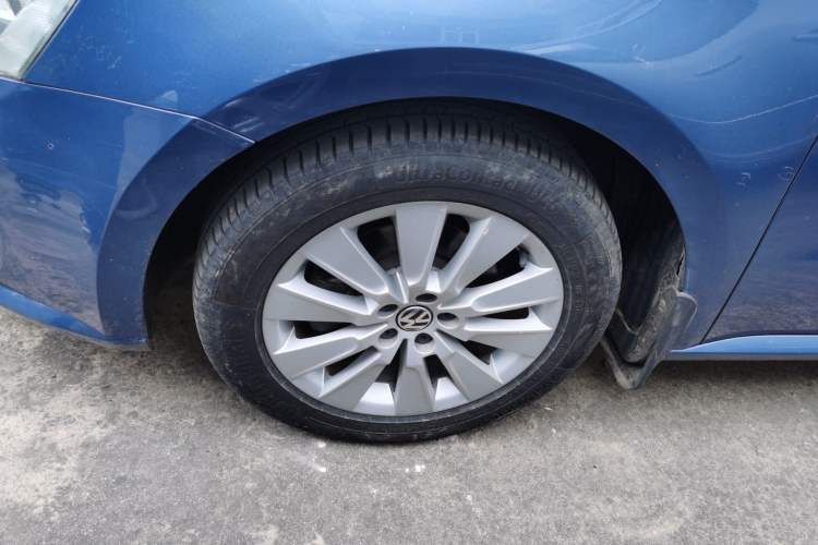 Used Volkswagen Lavida 2013 Restyled Classic 1.6L Automatic Comfort Edition Left Front Wheel Hub
