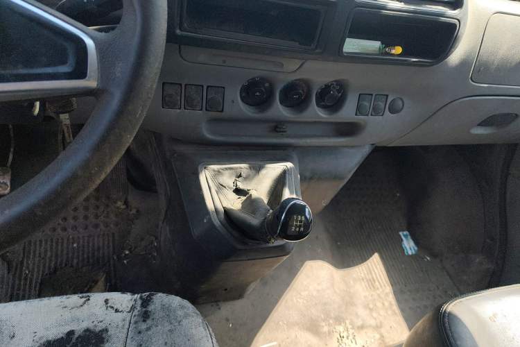 Used JMC Transit 2017 2.8T Commercial Version Long Wheelbase Mid-Roof 6/7/8-Seater JX493