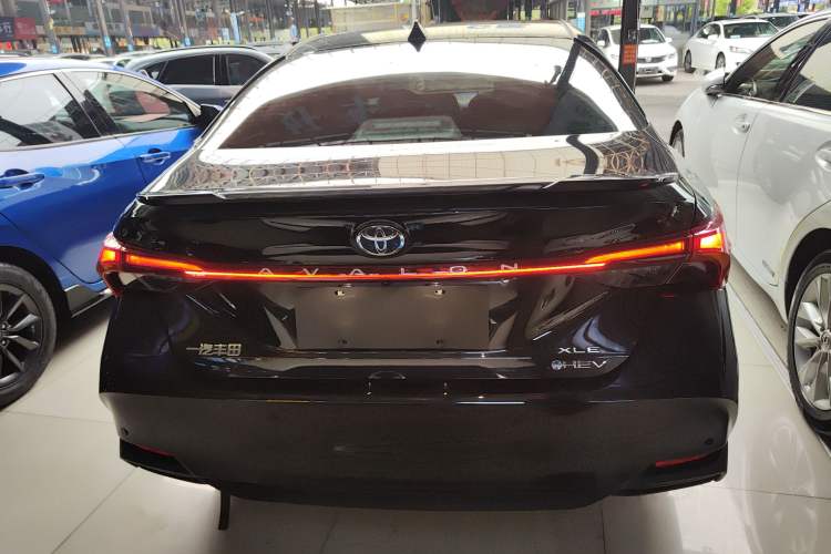 Used Toyota Avalon 2024 Dual-Engine 2.5L XLE Premium Edition