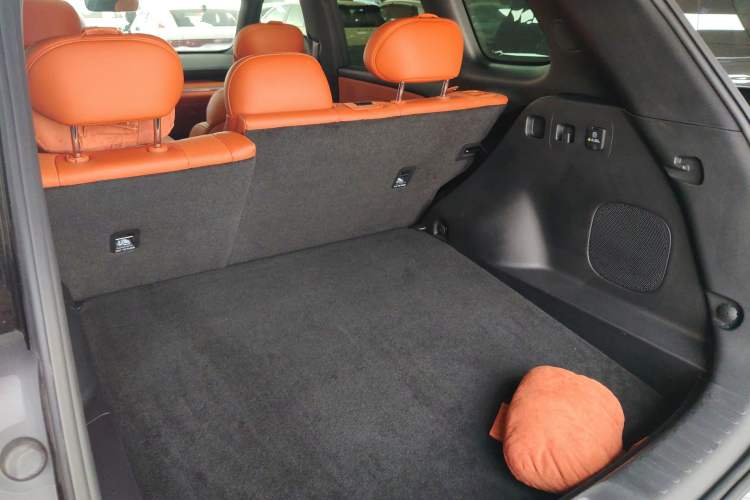 Used CHANGAN NEVO Q07 2025 215 Flagship PLUS Trunk