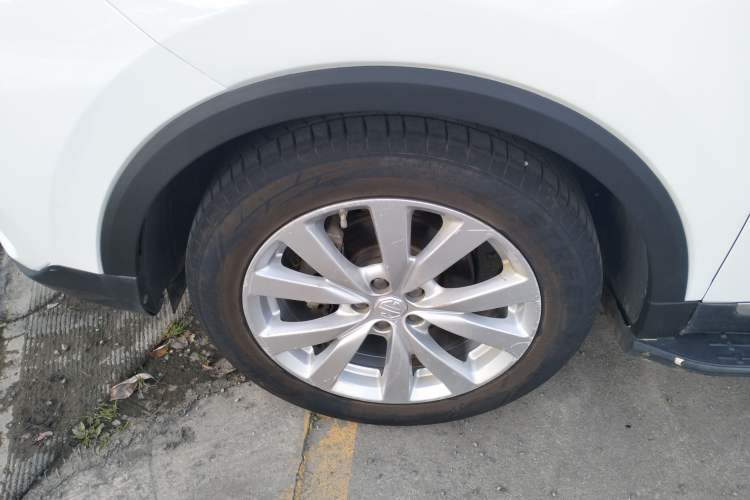 Used MG ZS 2020 180 DVVT Manual Lite Left Front Wheel Hub