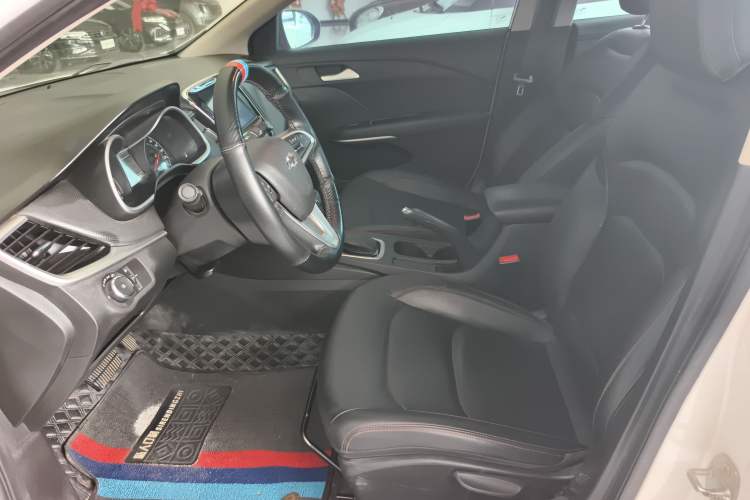 Used Chevrolet Monza 2022 Light Hybrid Redline 320T Dual-Clutch Thrilling Edition Left Front Seat