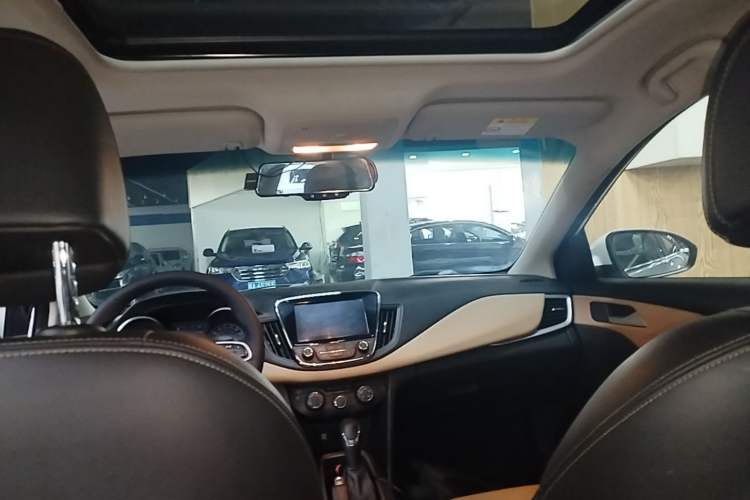 Used Chevrolet Monza 2020 320 Automatic Enjoyment Edition Headliner