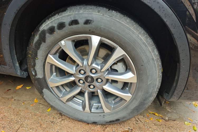 Used Ford Edge 2023 Ford Explorer L 2.0T EcoBoost Two-Wheel Drive 7-Seater Luxury Model