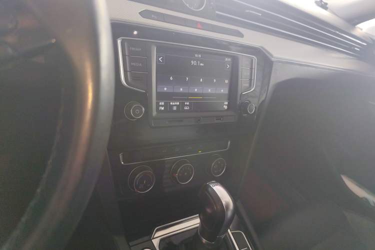 Used Volkswagen Magotan 2017 280TSI DSG Leading Edition Audio And AC Panel