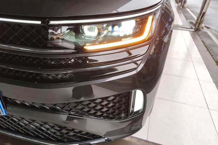 Used Volkswagen Tavendor 2023 380TSI Four-Wheel Drive R-Line Cruise Edition