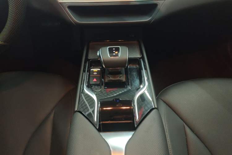 Used Hongqi E-QM5 2024 610 km PLUS
