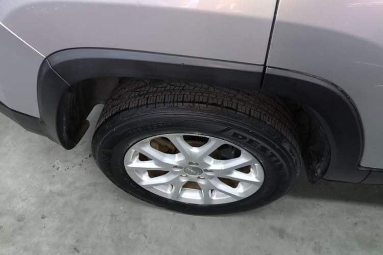 Used Jeep Cherokee 2016 2.4L Leading Smart Version