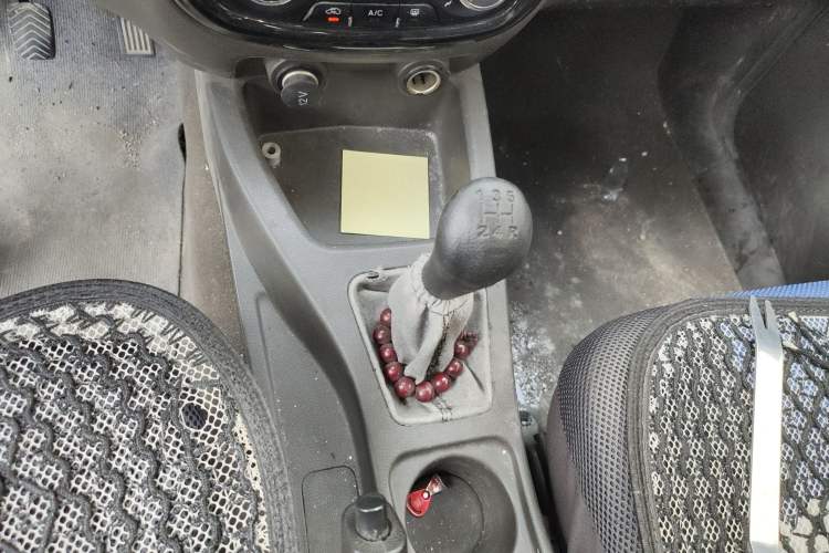 Used Wuling Rongguang V 2016 1.2L Standard Version
