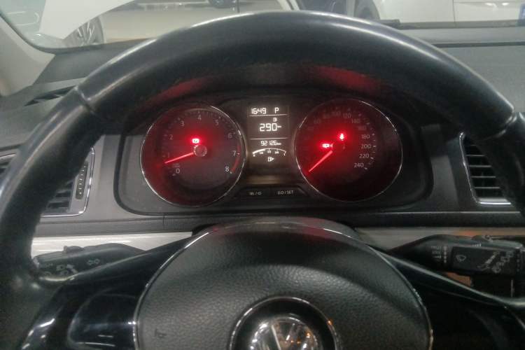 Used Volkswagen Gran Lavida 2015 1.6L Automatic Comfort Edition Instrument Cluster