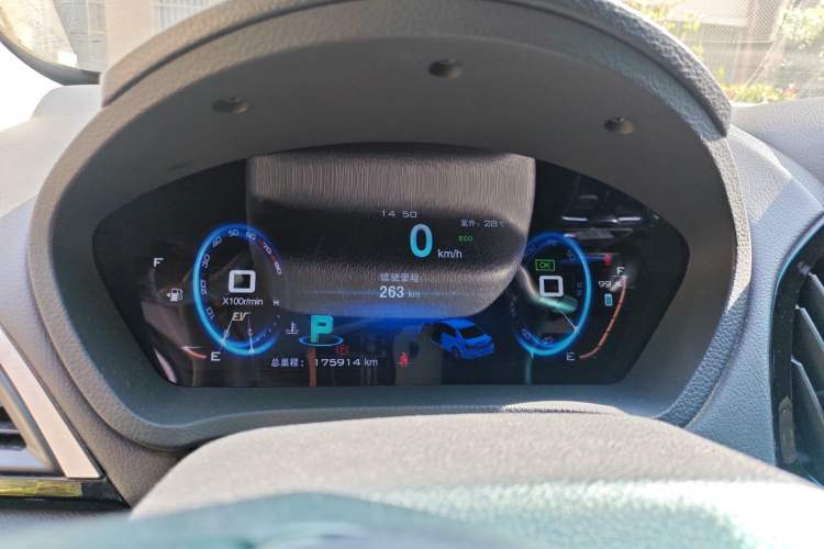 Used BYD Qin New Energy 2015 1.5T Dual-Crown Flagship Plus Edition Instrument Cluster