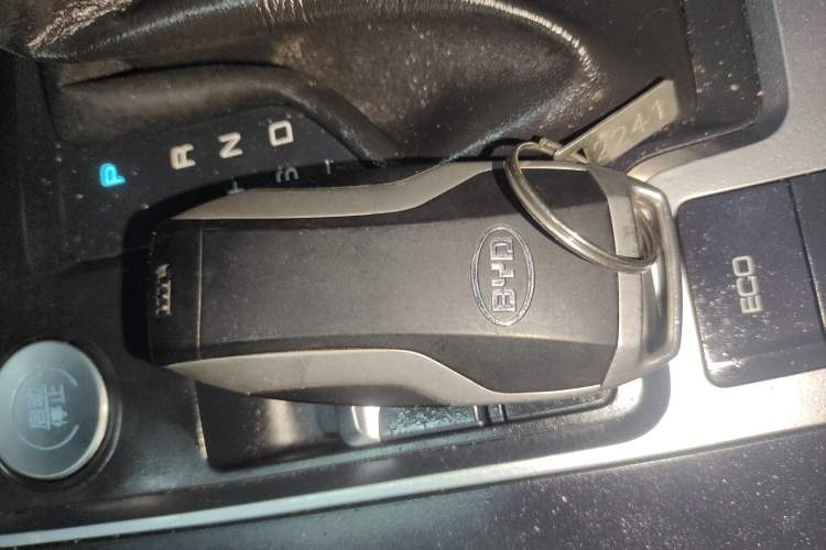 Used BYD Tang 2018 2.0T Automatic SmartConnect Luxury 7-Seater China V Emission Standard