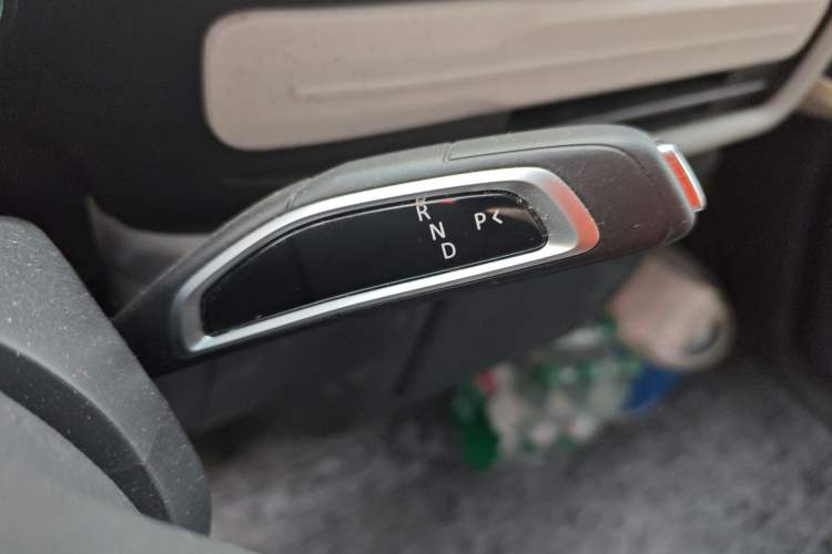 Used SAIC MAXUS Dana V1 2025 V1+ Long Wheelbase High-Roof Multi-Function Version (62 kWh)