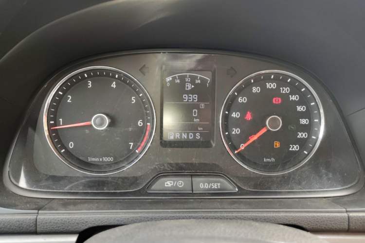 Used Volkswagen Lavida 2013 1.6L Automatic Comfort Edition
