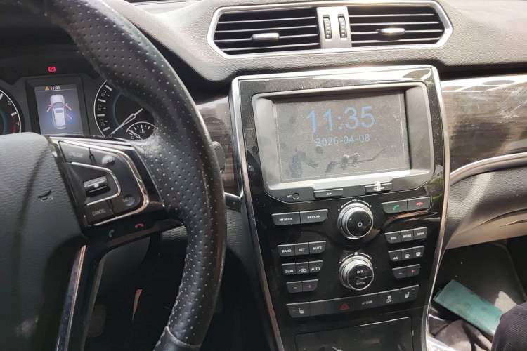 Used Haval H2 2016 Red-Label 1.5T Manual Two-Wheel Drive Luxury Model
