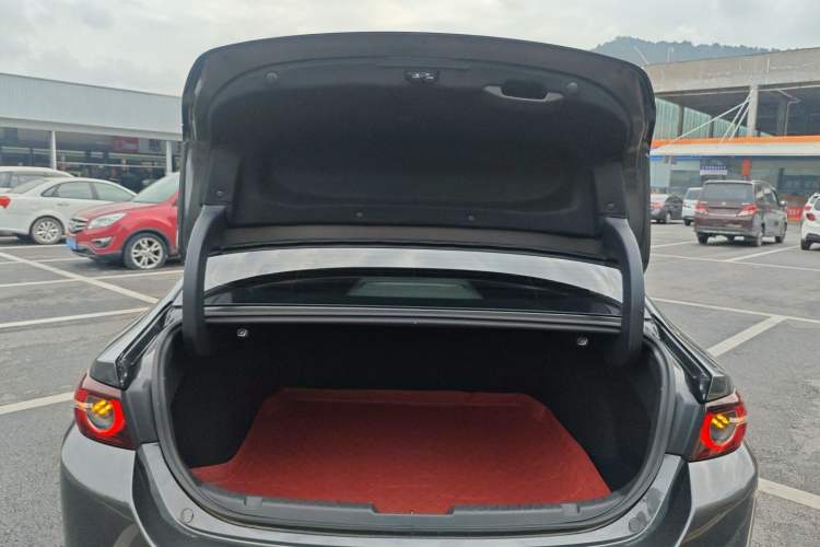 Used Mazda 3 Axela 2023 2.0L Automatic Zhiyao Edition Trunk