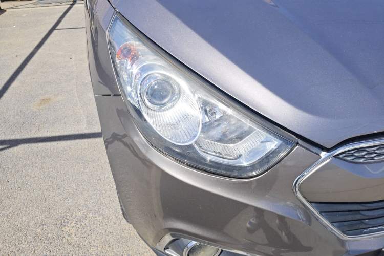 Used Hyundai ix35 2012 2.0L Automatic Two-Wheel Drive Elite Edition GLS Right Front Headlight