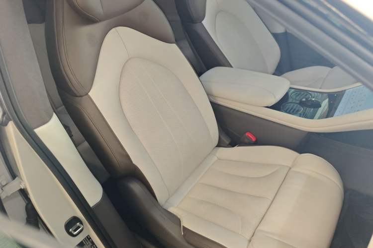 Used IM LS7 2023 100kWh Lux All-Wheel-Drive Version
