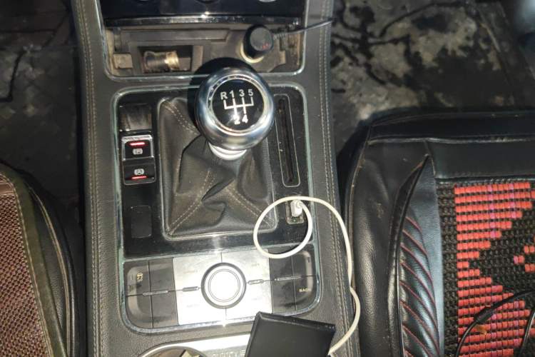 Used Zotye T600 2016 Sports Edition 1.5T Manual Luxury Model Gear Lever