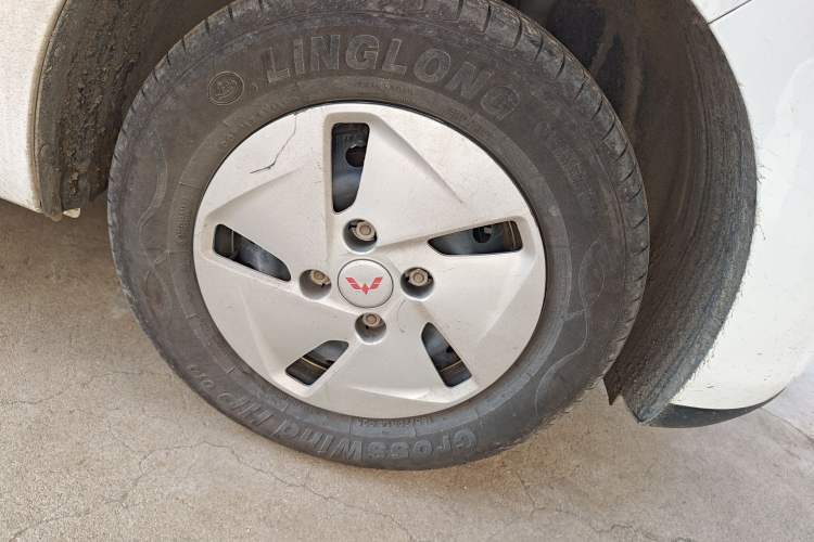 Used Wuling Hongguang New Energy 2025 Extended-Range Hybrid 50 km Standard Version