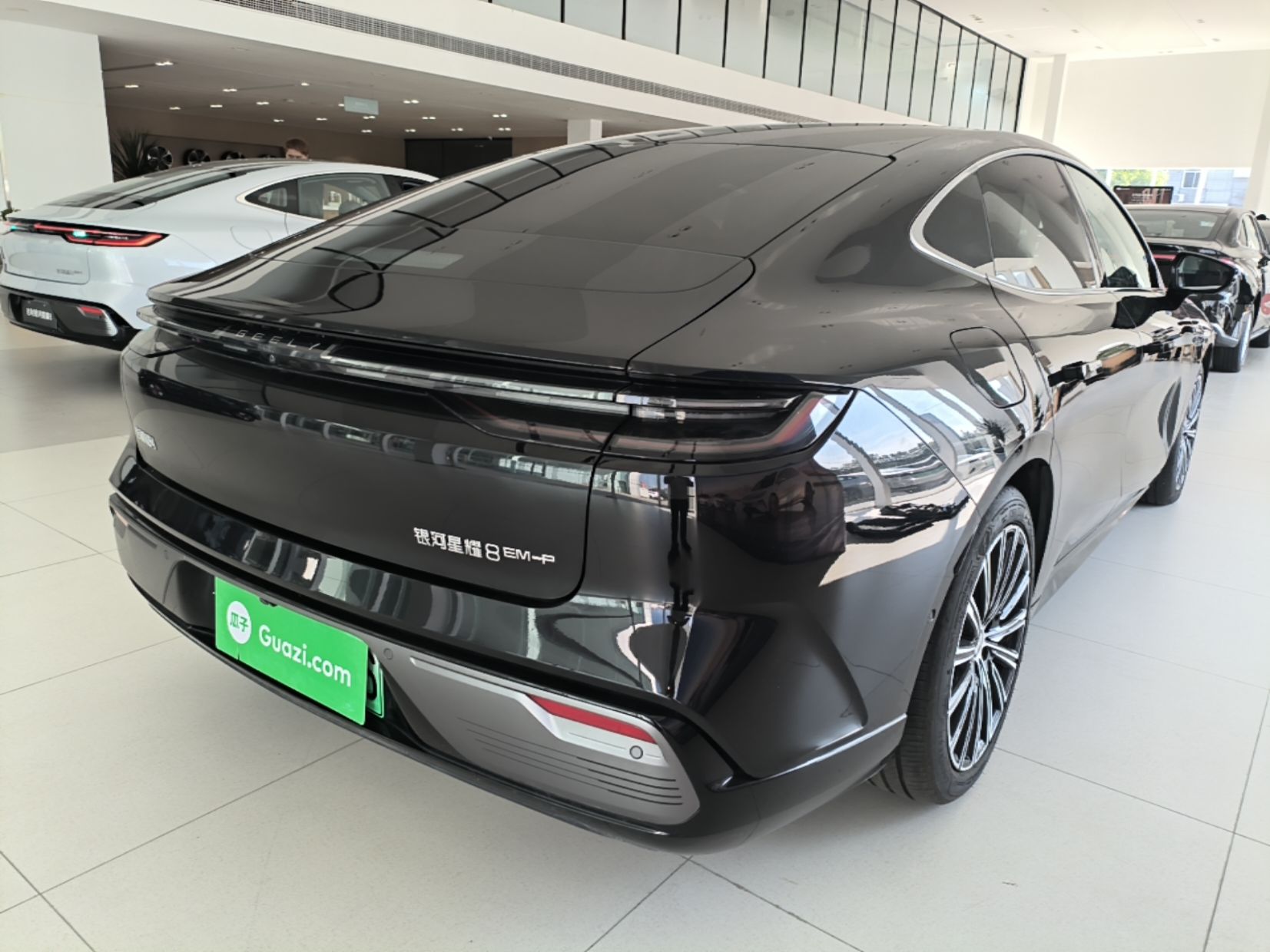Geely Galaxy 8 2025 130km EM-P Starship Edition — снимка 6